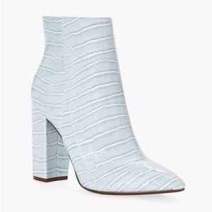 JustFab Rosamund Block Heeled Bootie (Size 7.5)